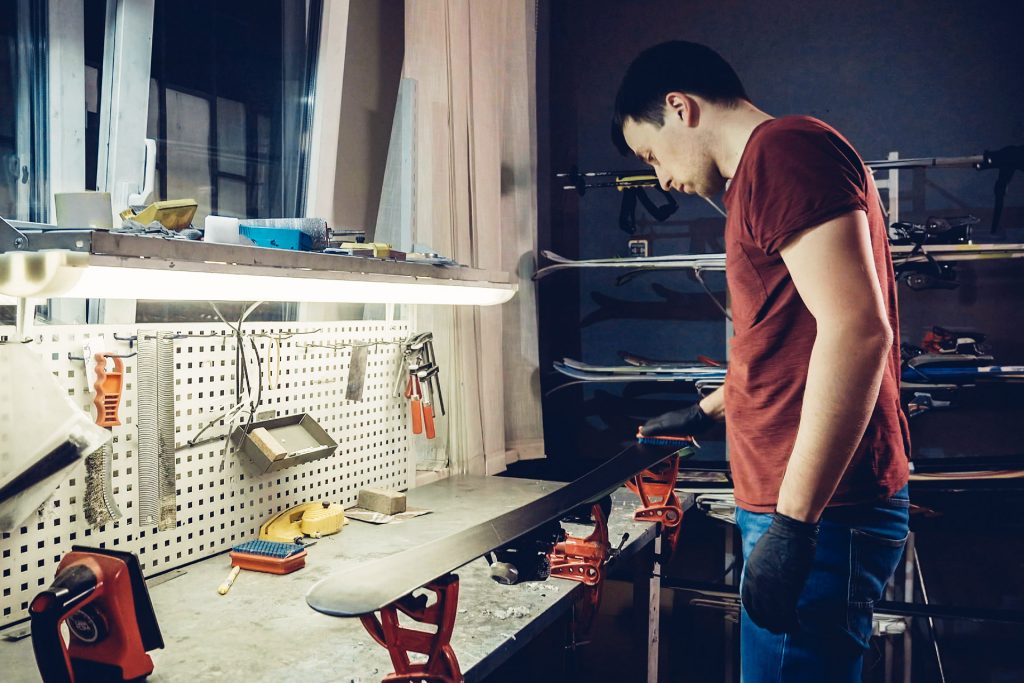 Ski servicing: Try it yourself or let the pros do it?