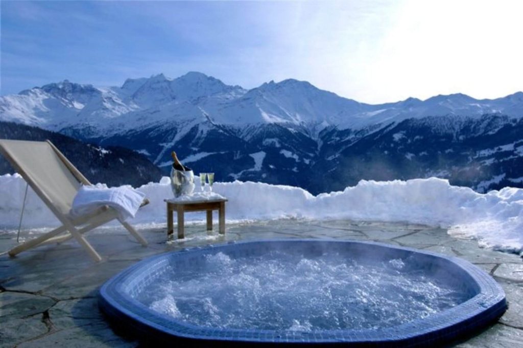 Luxury lodges with hot tubs and mountain views
