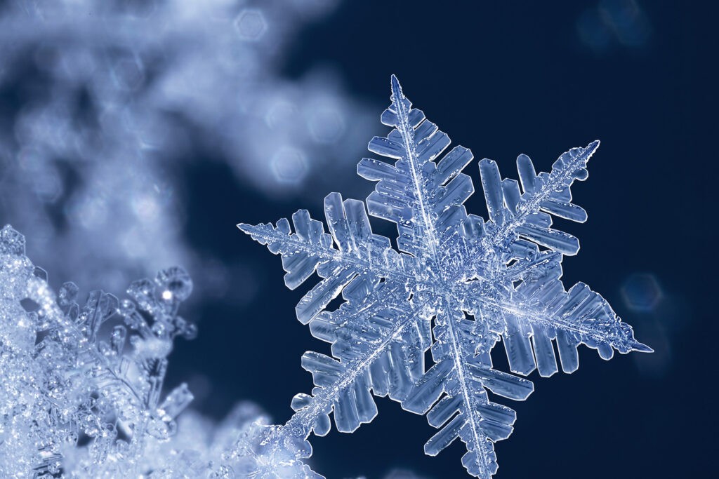 Warum sind Schneeflocken immer sechseckig?
