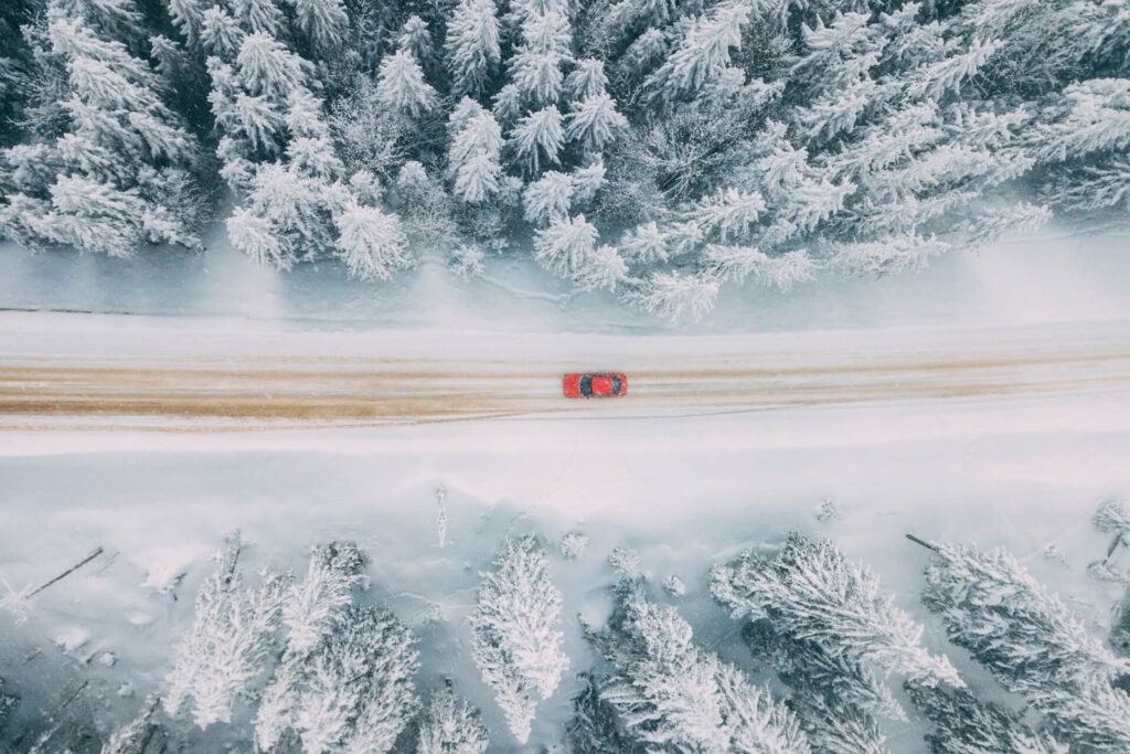 La conduite sur route enneigée : conseils pratiques