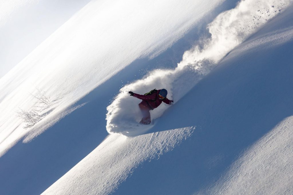 Freeride w Alpach: 10 najlepszych ośrodków do jazdy poza trasami