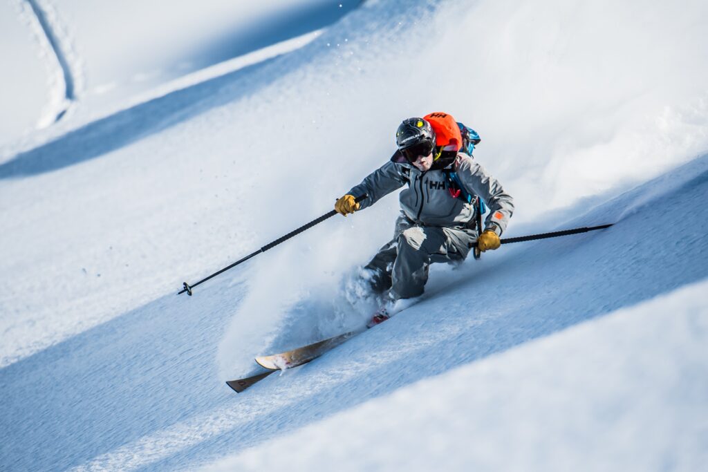 Nowości Helly Hansen dla narciarzy na sezon 2023/24